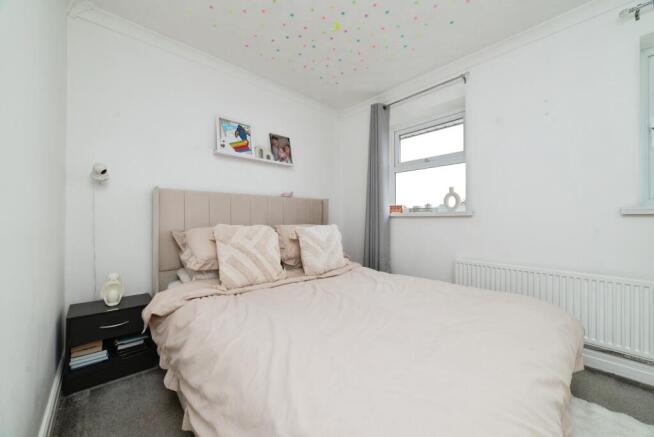 2 bed Terraced for sale Image 9