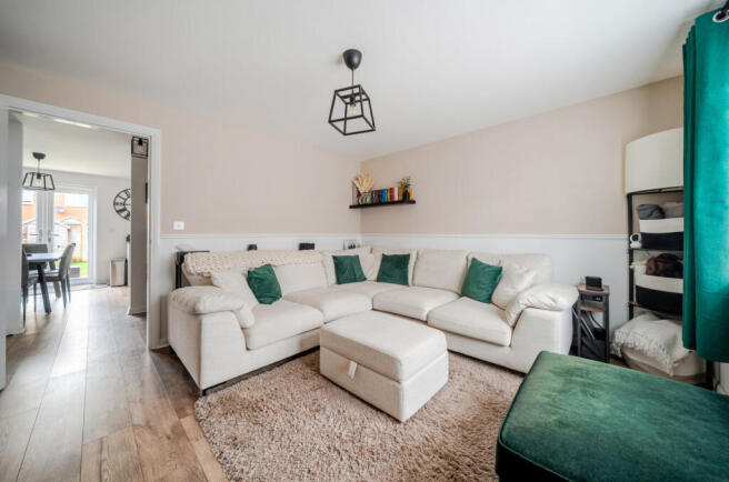 1403891-7-698de9e...