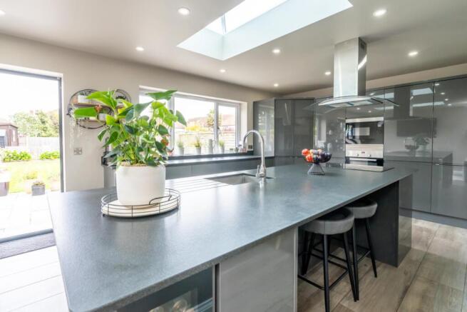 Kitchen Island.jpg
