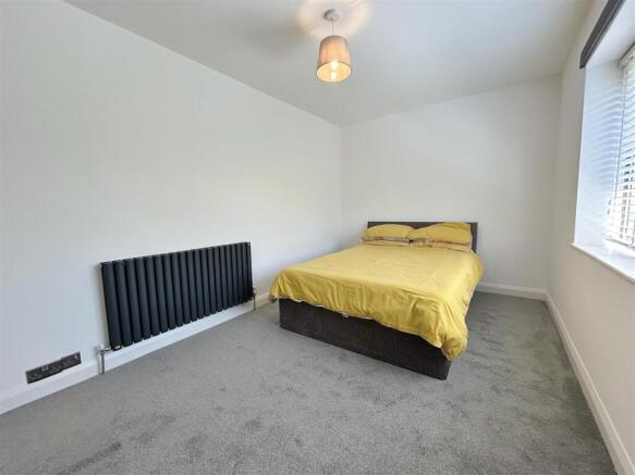 3 bed Semi-Detached for sale Image 9