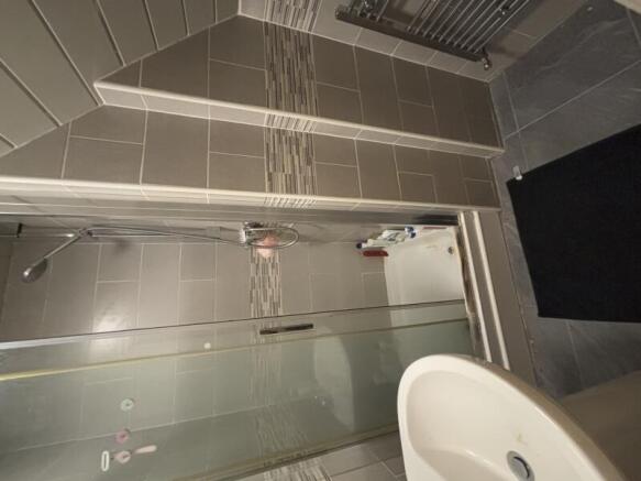 6 bed Terraced to rent Image 7