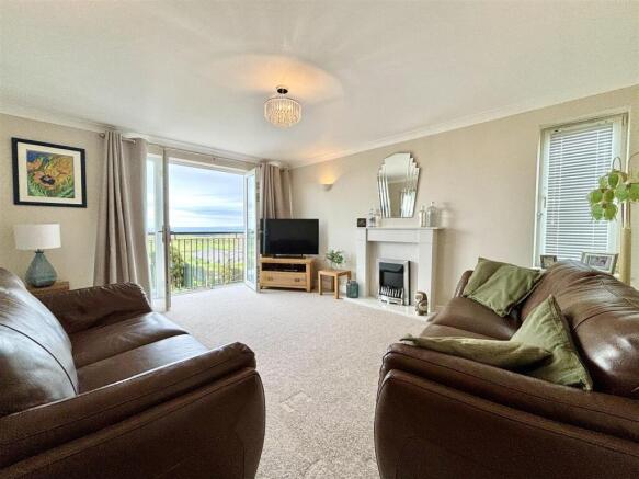 4 bed Detached for sale Image 7