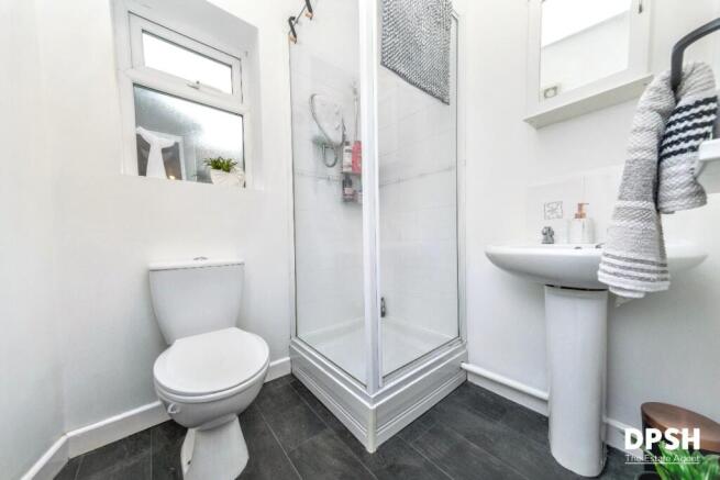 4 bed Semi-Detached for sale Image 11