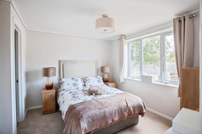 2 bed Park Home for sale Image 12