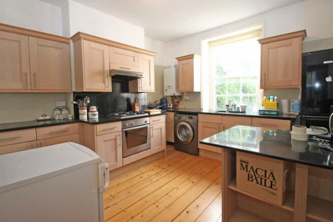 Kitchen..jpg