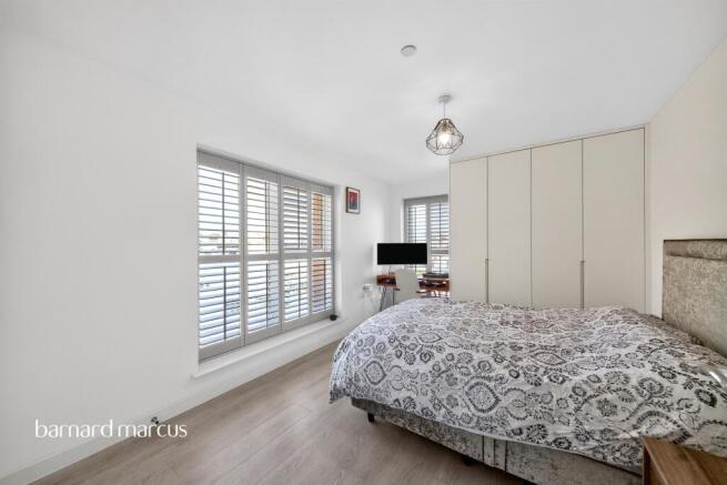 Perryfield Way, London photo 4