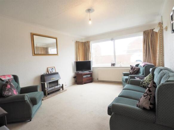 Large Living Room 020