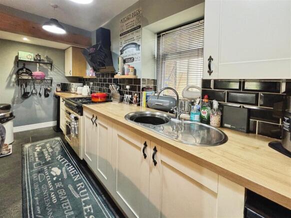 2 bed Terraced for sale Image 7