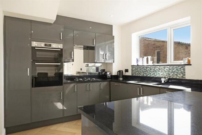 42 Thornbury Gardens - qB2MwBYkGH1kiX3s704W.jpg