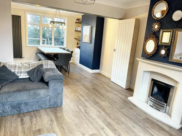 Lounge/Dining Room