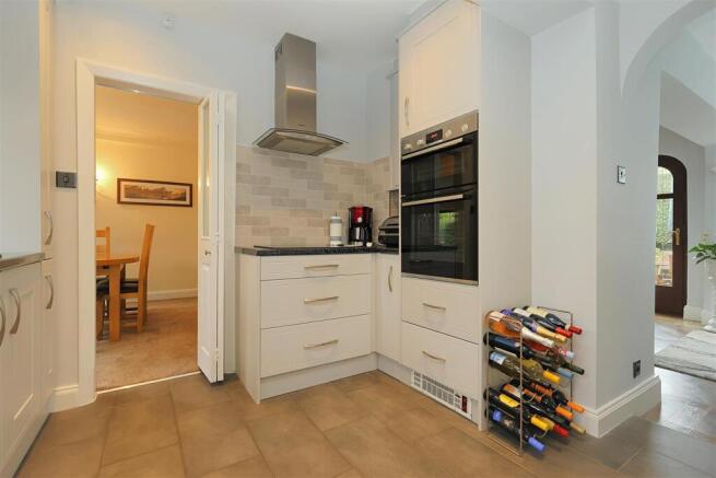 4 bed Detached for sale Image 7