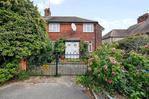 Maldon Walk, Woodford Green, IG8