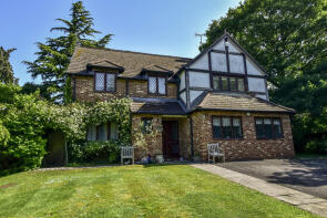 Oaklea, Meadowbank, Watford WD19 4NP