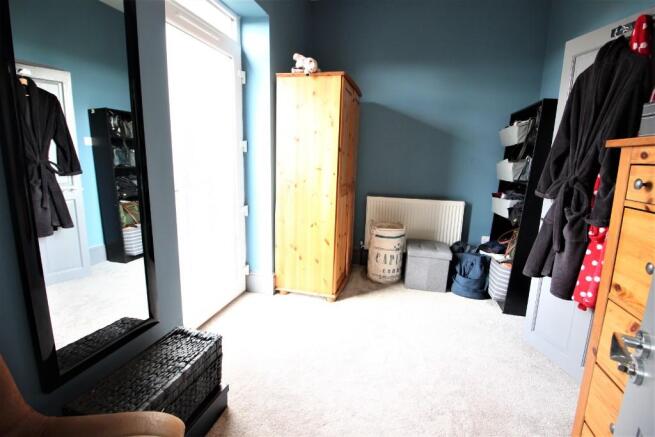 Bed 1 Dressing Room