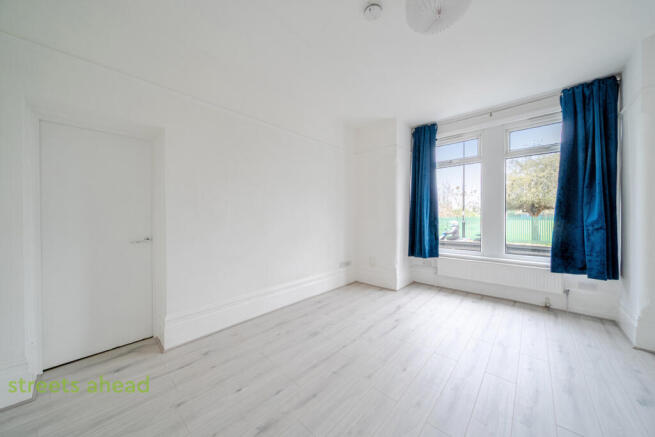 eaa75069-c359-4ed...