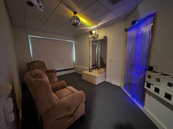 Apartment 40 Oakmere, Spath Lane, Wilmslow, Cheshire, SK9 3NS photo 5