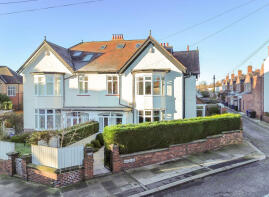 58 Lambton House, Moor Crescent, Gosforth, Newcastle Upon Tyne NE3 4AQ