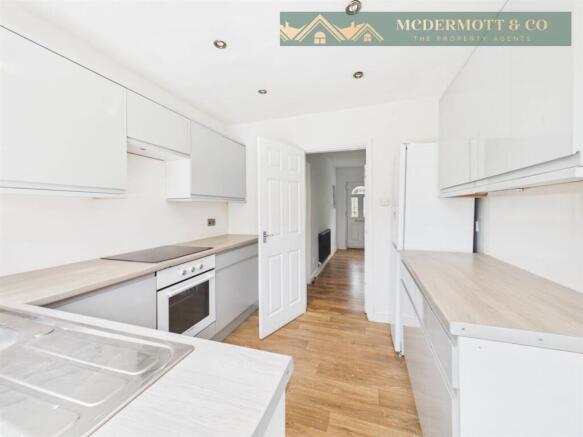 3 bed Terraced for sale Image 5