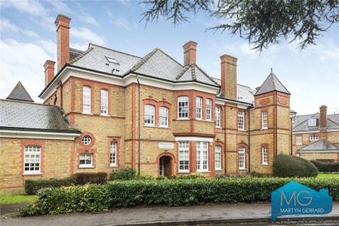 Newsholme Drive, London, N21