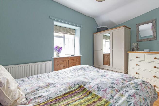 Bedroom 1-3.jpg