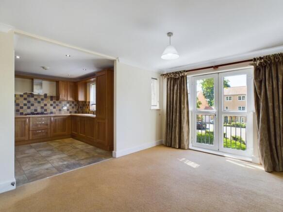 CAM01909G0-PR0197-STILL006