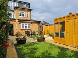 32, Monkswood Gardens, Clayhall, Ilford IG5 0DG
