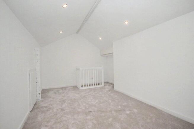 3 bed Terraced for sale Image 10