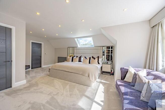Bracken Drive, Chigwell, IG7 photo 4