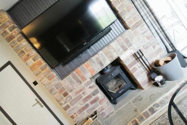 Feature fire place