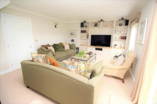 Living Room (2)