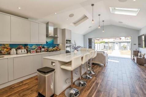 Ingrebourne Road, Rainham, RM13