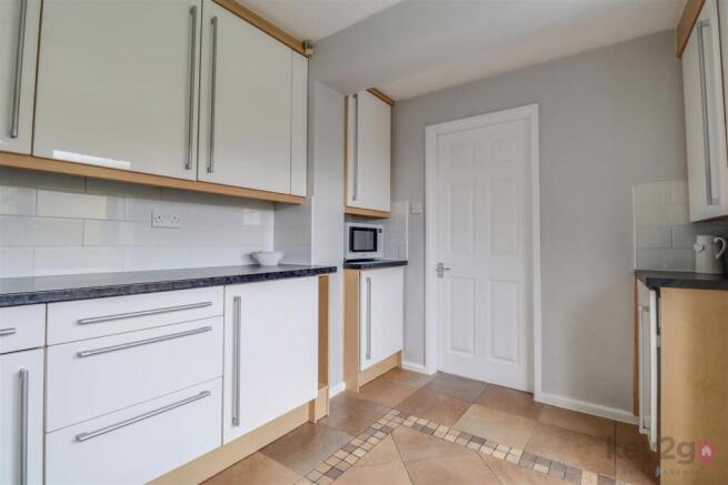 4 bed Detached for sale Image 6