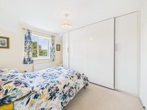 4 bed Semi-Detached for sale Image 10