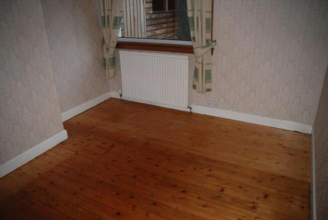 bedroom 1.JPG