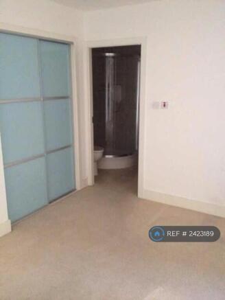 En-Suite Bedroom Built-In Wardrobe