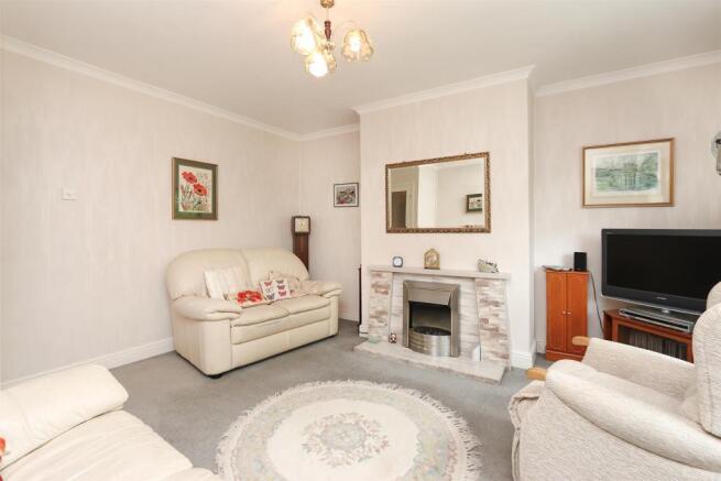 Living Room3.jpg