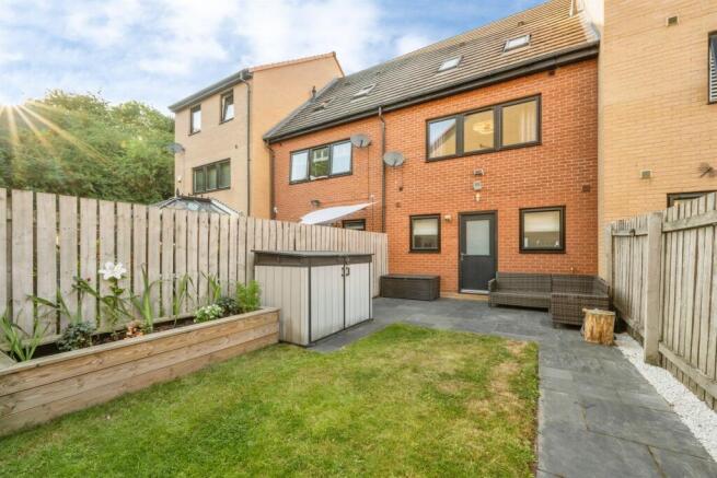 4 bed Terraced for sale Image 4