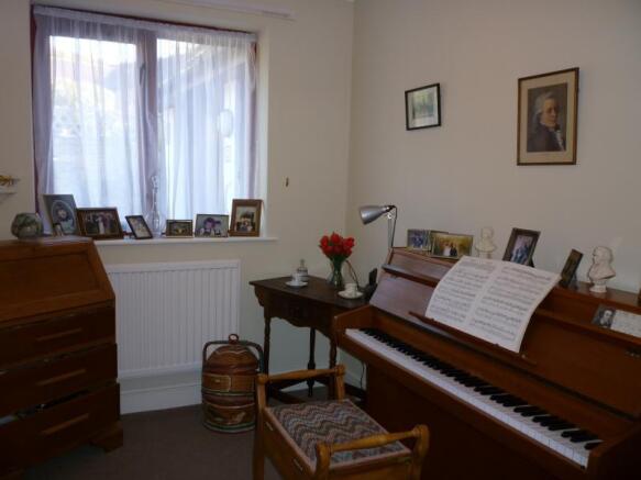 Photo 8