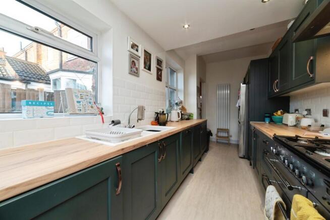 3 bed Terraced for sale Image 10