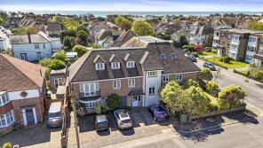 Flat 7, 44 Marine House, Wallace Avenue, Marine, Worthing BN11 5QX