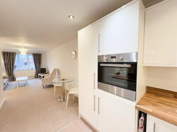 1 bed Retirement Property for sale Image 6