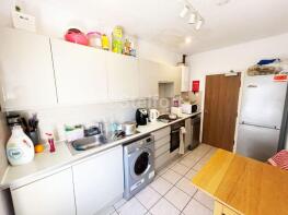 65, Mayes Road, Wood Green, London N22 6TN