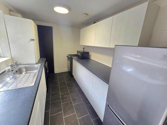 4 bed Terraced to rent Image 4