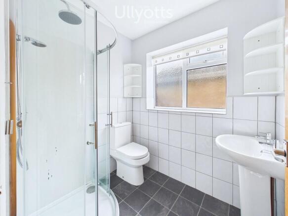 2 bed Detached Bungalow to rent Image 4