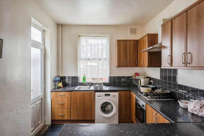 3 bed Terraced for sale Image 6