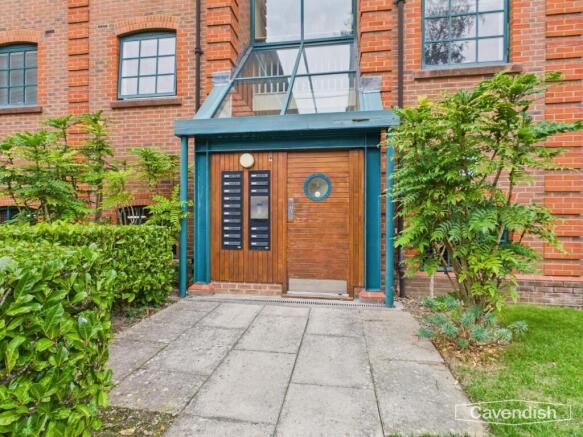 COMMUNAL ENTRANCE HALL