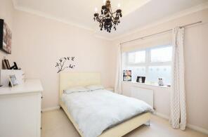 1, 45 Hertford Court, Falcon Road, London SW11 2PH