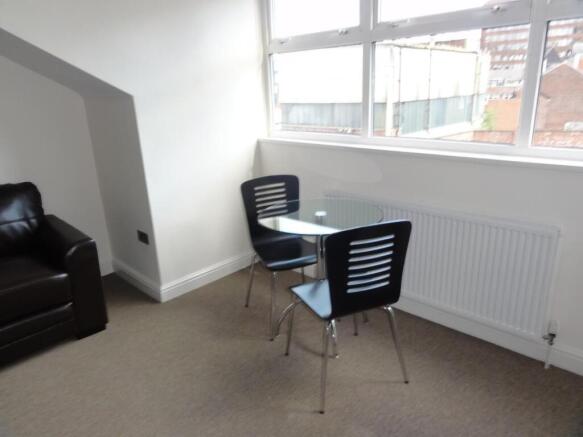 1 bed Flat to rent Image 5