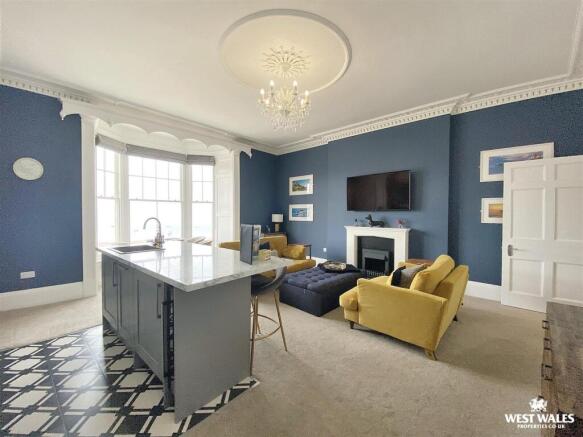 4 Crackwell Street, Tenby photo 4