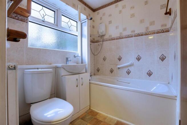 Bathroom.jpg